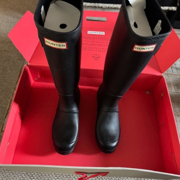 HUNTER Women's Original Rubber Knee-High Rain Boots - Picture 1 of 6